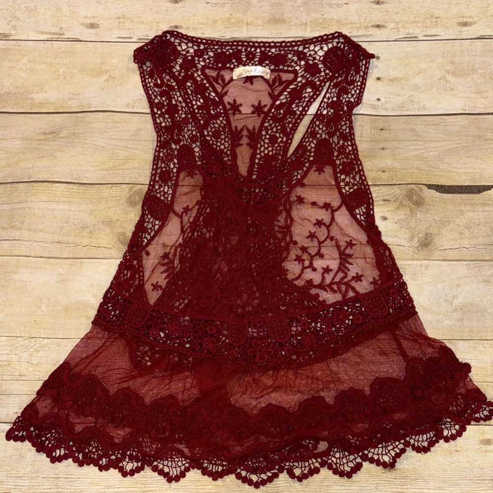 Tea n Rose Deep Red Lace Top